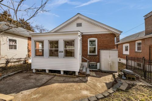 2035 Yale Ave, Saint Louis MO 63143-1473 exterior