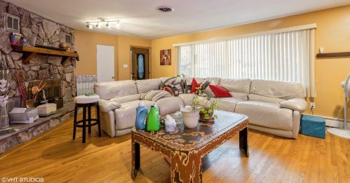 917 Black Rd, Joliet, IL 60435-5979