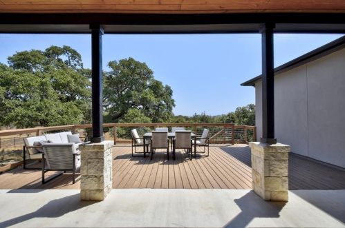 555 Mystic Pkwy, Spring Branch TX 78070-5267 exterior