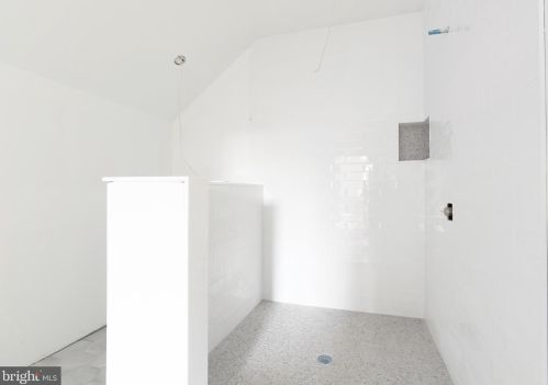 207 Gorgas Ln, Philadelphia PA 19119-1324 exterior