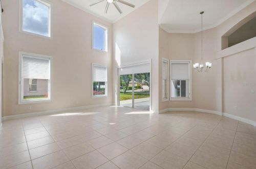 16346 Ashington Park Dr, Tampa FL 33647-2639 exterior