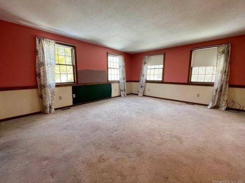 254 Jobs Hl Rd, Ellington CT 06029-2209 exterior