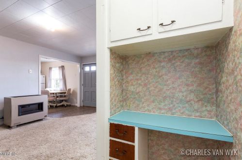 305 Jones St, Grant MI 49327-9143 exterior