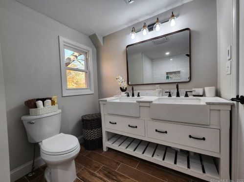 222 Thorpe Ave, Meriden CT  06450-9206 exterior