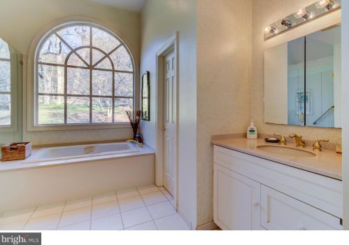 137 Painter Rd, Media PA 19063-4431 exterior