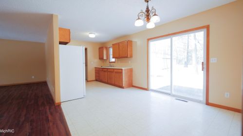 2822 Marquette Ave, Meskegon MI 49442-1370 exterior