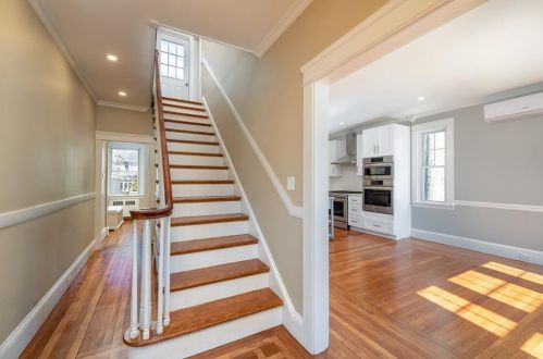 12 Goldsmith St, Providence RI 02906-4808 exterior