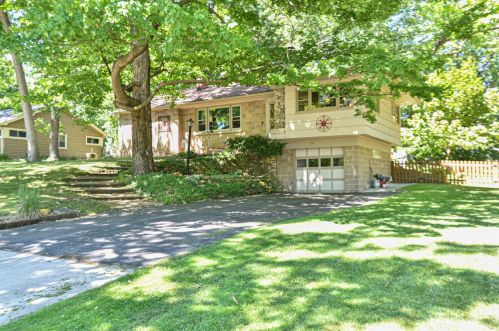 5539 44th St, Milwaukee, WI 53220-5202