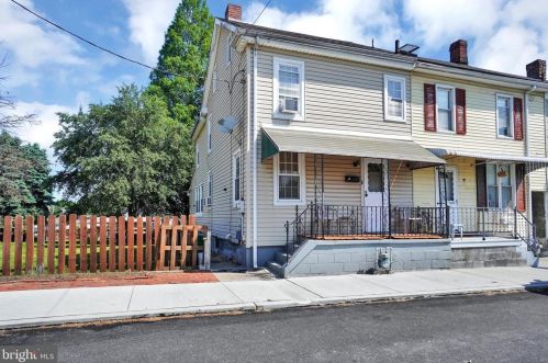 53 5th Ave, York, PA 17404-2560