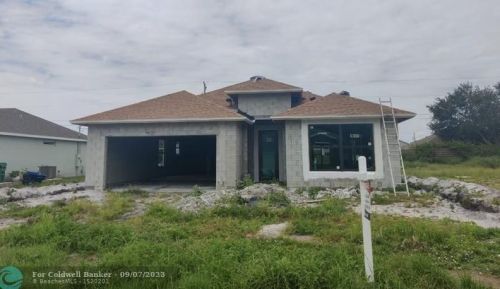 4650 Pearl St, Fort Pierce FL 34953-6754 exterior