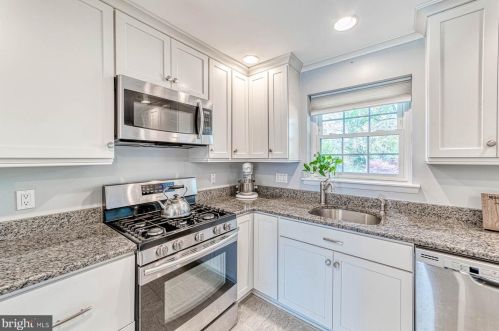 1817 Baldwin Dr, Mc Lean VA 22101-5055 exterior