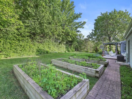 11955 Rebecca Ct, Milwaukee WI 53228-1888 exterior