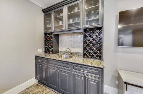 1542 Oakdale Ave, Chicago IL 60657-4024 exterior