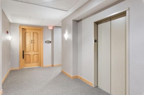 1522 Prospect Ave, Milwaukee WI  53202-6512 exterior