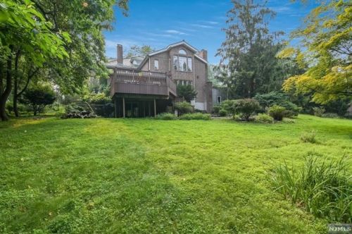 176 Chestnut St, Demarest NJ 07627-1035 exterior