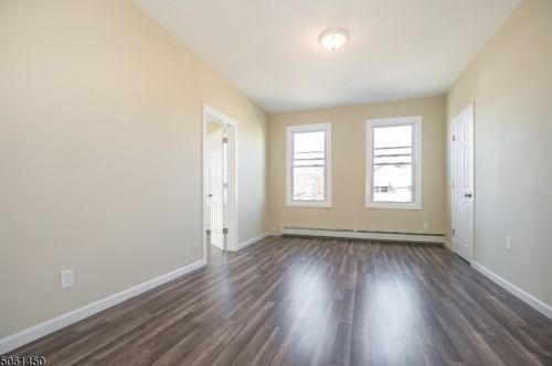 30 Glover Ave, West Paterson NJ 07424-2843 exterior