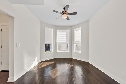 6624 Rhodes Ave, Chicago IL  60637-4104 exterior