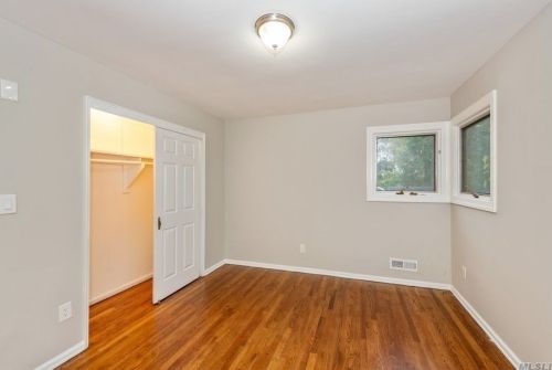 42 Rensselaer Dr, Commack NY 11725-4527 exterior