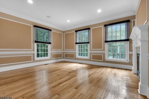 2 Caruso Ct, Bridgewater NJ 08807-2149 exterior