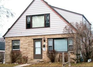 5813 93, Milwaukee WI  53226-4404 exterior