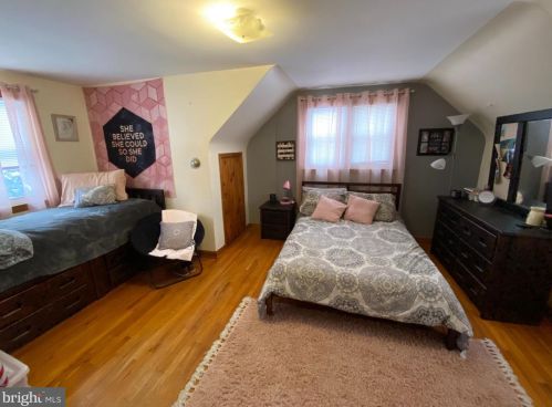 6 Mnr Dr, Trenton NJ 08628-2624 exterior