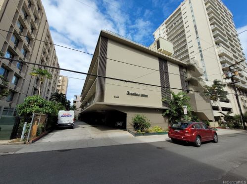 2442 Tusitala St, Honolulu HI 96815-3153 exterior