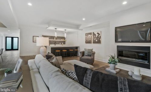 1520 Brookhaven Dr, Mc Lean VA  22101-4127 exterior