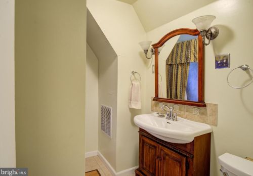 5 Cadwalader Dr, Trenton NJ 08618-3301 exterior