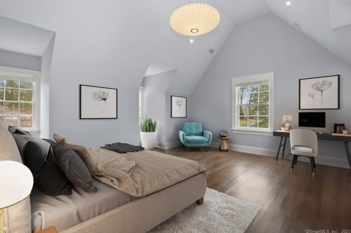 31 Baldwin Farms, Greenwich CT 06831-3307 exterior