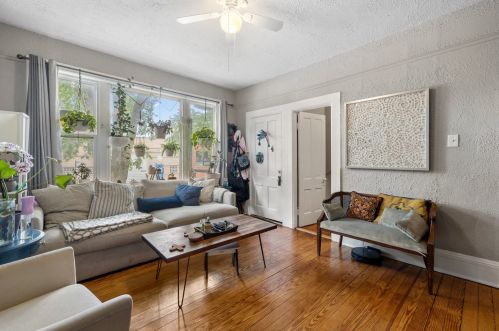 464 Artesian Ave, Chicago IL 60629-1210 exterior