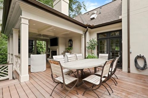 2817 Dover Rd, Atlanta GA 30327-1209 exterior