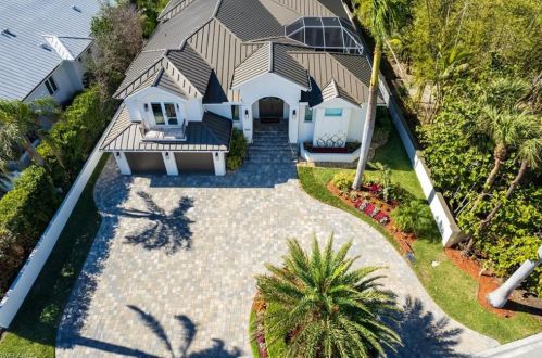 5141 Seahorse Ave, Naples, FL 34103-2466