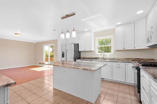 328 Meadowlark Ln, Pittsburgh, PA 15122-2527