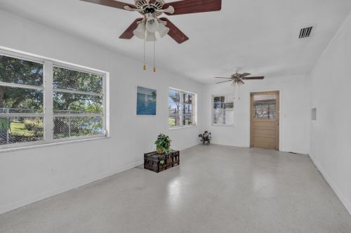 202 Bay St, Fort Pierce FL 34952-1318 exterior