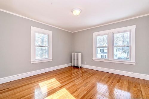 23 Holl St, Manchester CT 06040-5325 exterior