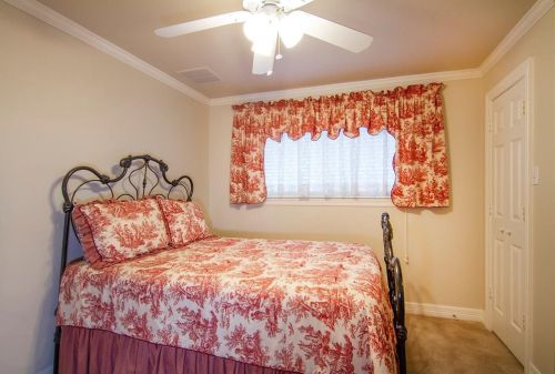 7203 Abrams Pl Ct, Dallas TX 75231 exterior