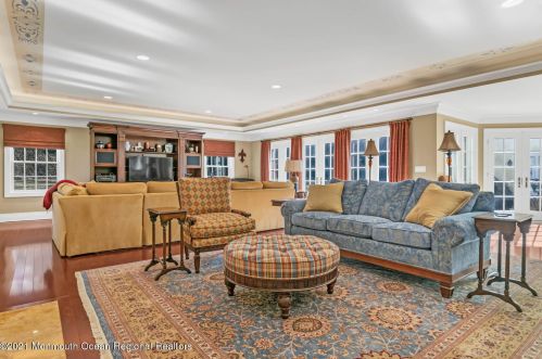 41 Marlpit Pl, Middletown NJ 07748-2028 exterior