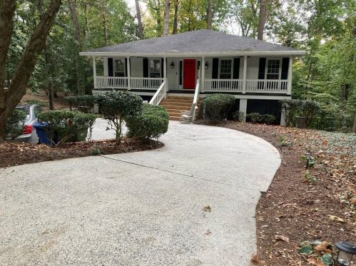 2933 Margaret Mitchell Ct, Atlanta GA 30327-1614 exterior