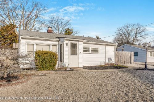 1412 Tamiami Rd, Lacey NJ 08731-5038 exterior