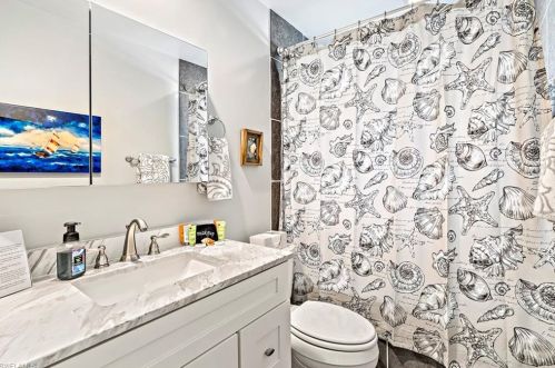 785 102 Ave, Naples FL 34108-3215 exterior