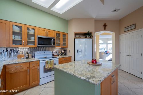 2261 Gerbera Way, Tucson AZ 85755-7167 exterior