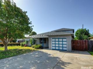 6508 18th Ave, Sacramento, CA 95820-3312