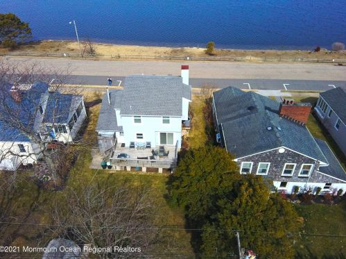 320 Elizabeth Ave, Point Pleasant Beach NJ 08742-4133 exterior