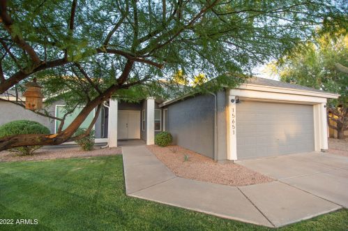 15651 39th Pl, Phoenix, AZ 85032-4064