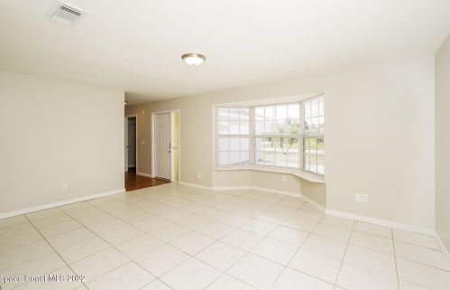 1061 Sudder Ave, Fort Pierce FL  34953-1512 exterior