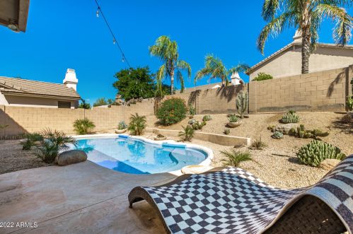 4564 Chisum Trl, Phoenix AZ  85050-8525 exterior