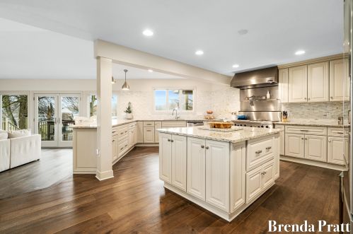 1827 Wealthy St, Grand Rapids MI 49506-2920 exterior