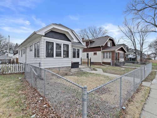 4866 37th St, Milwaukee WI  53221-2570 exterior