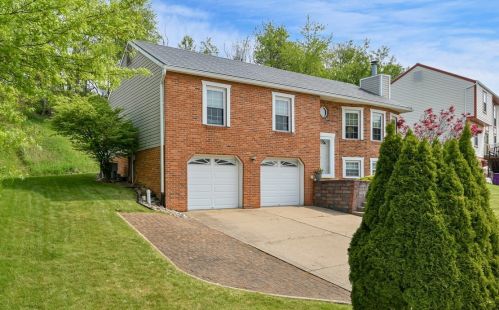 539 Cresthaven Dr, Pittsburgh, PA 15239-3610