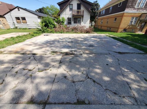 2825 52, Milwaukee WI 53210-1607 exterior